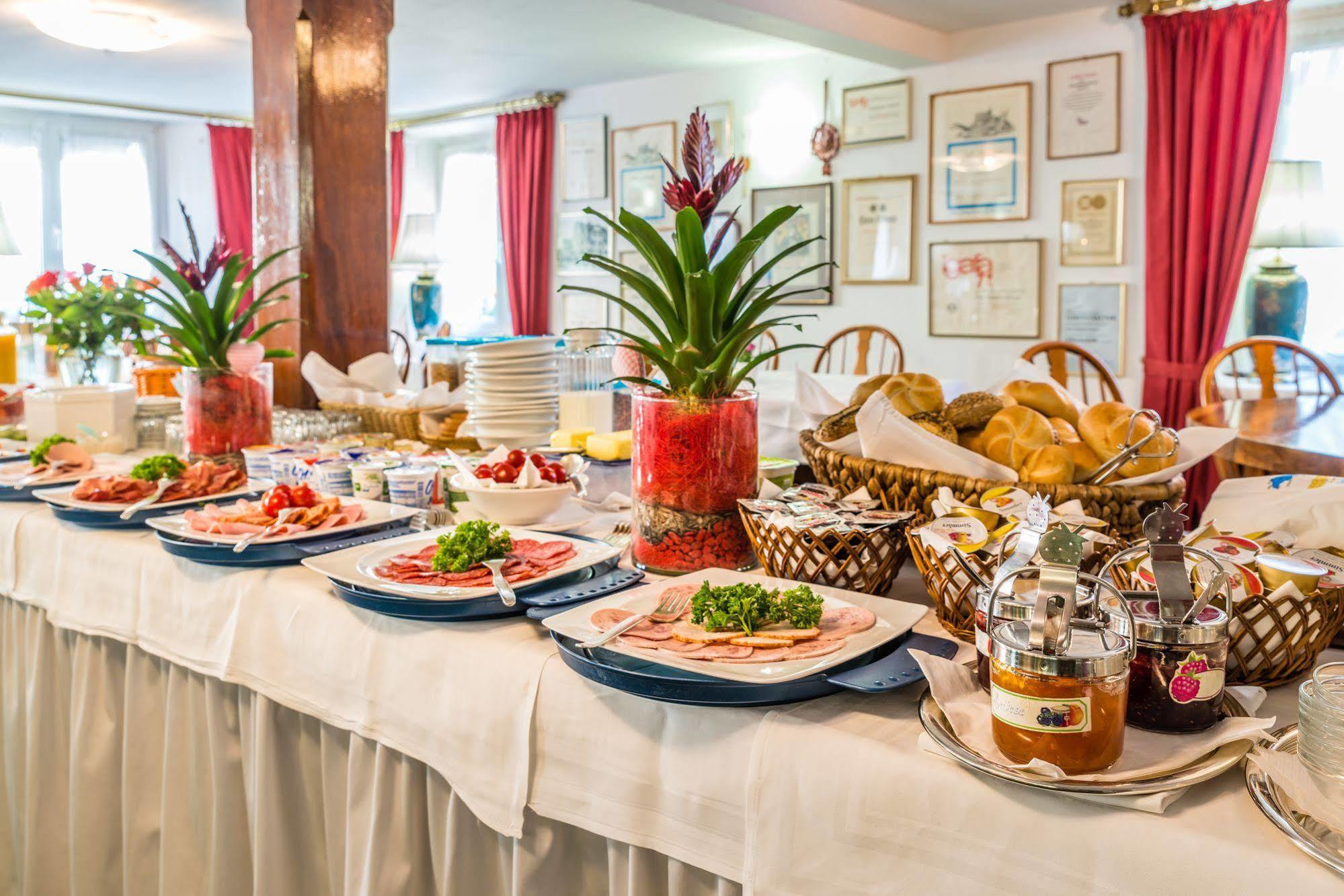 Hotel Goldener Sternen Konstanz Ngoại thất bức ảnh