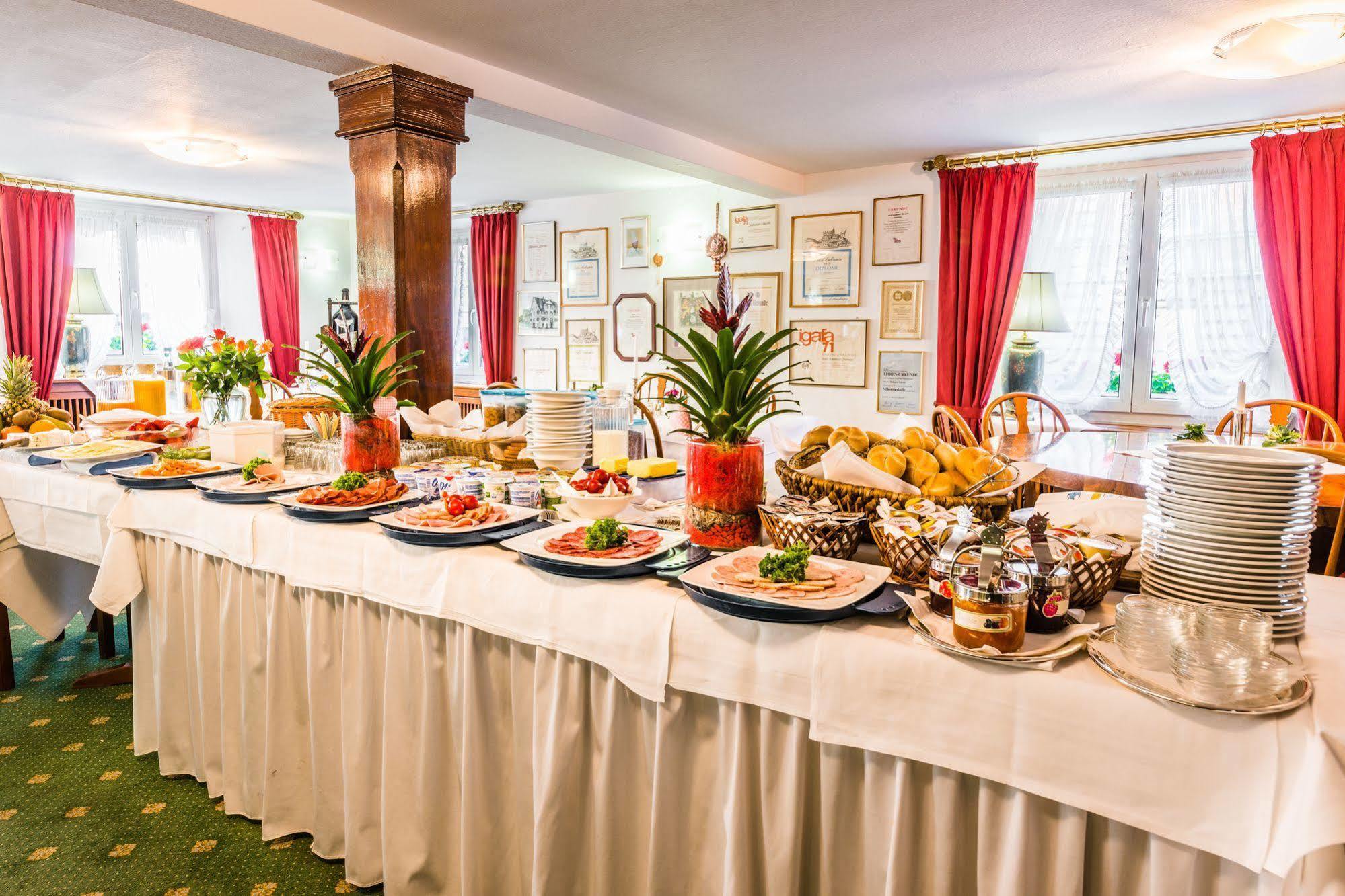Hotel Goldener Sternen Konstanz Ngoại thất bức ảnh